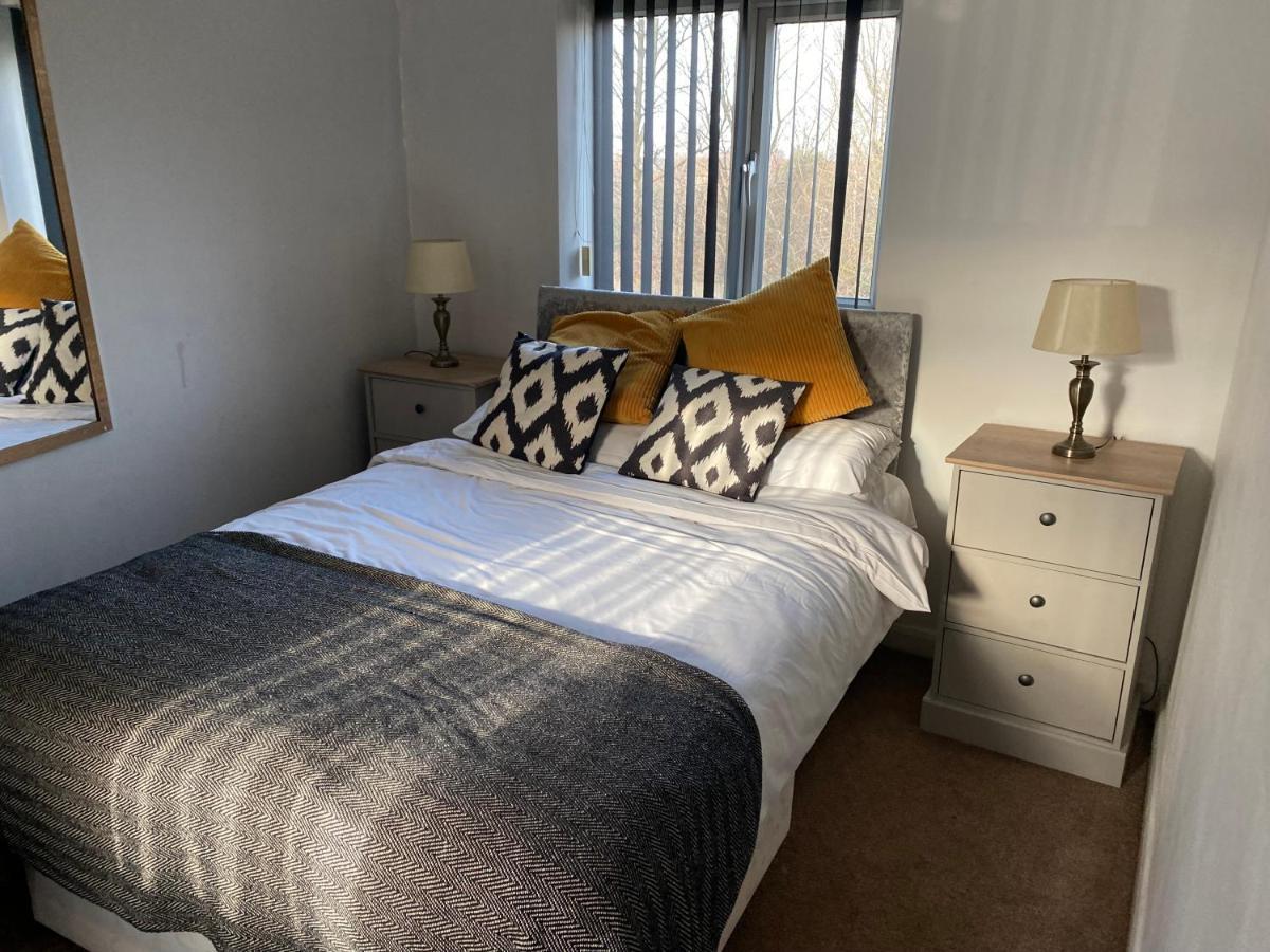 Cozy 4 Bedroom House In Smethwick With 4 Bathrooms Perfect For Contractors And Families Birmingham Exteriér fotografie