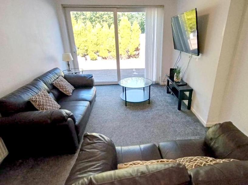 Cozy 4 Bedroom House In Smethwick With 4 Bathrooms Perfect For Contractors And Families Birmingham Exteriér fotografie