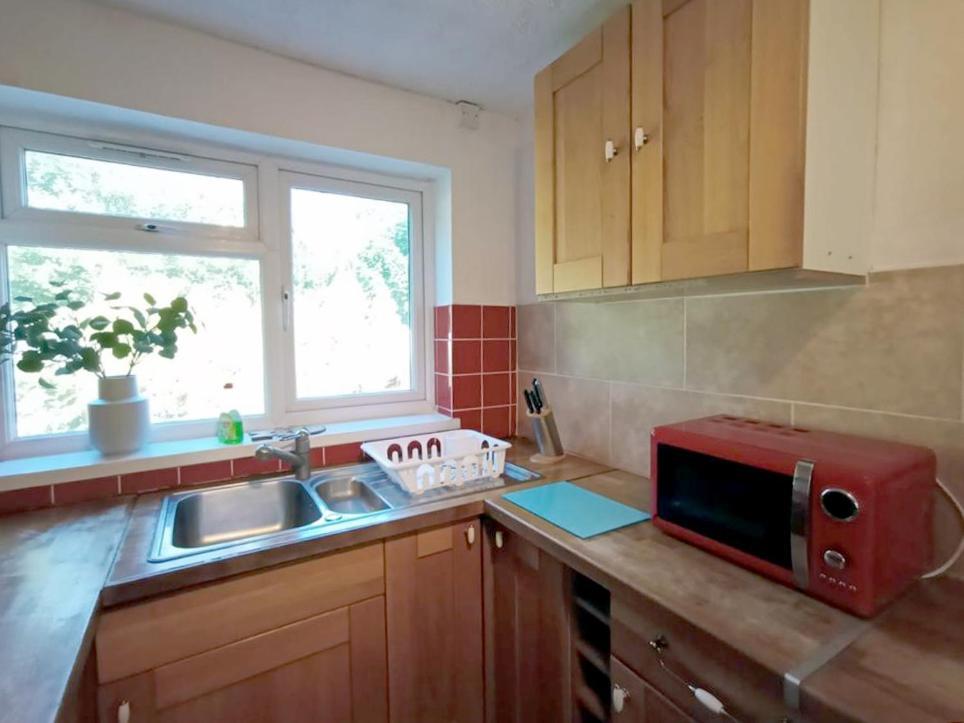 Cozy 4 Bedroom House In Smethwick With 4 Bathrooms Perfect For Contractors And Families Birmingham Exteriér fotografie