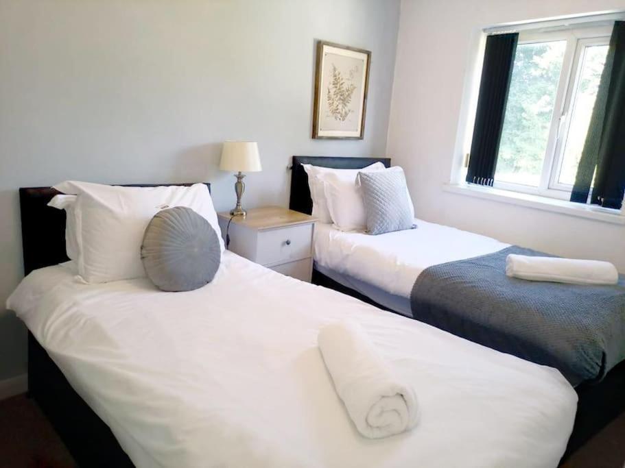 Cozy 4 Bedroom House In Smethwick With 4 Bathrooms Perfect For Contractors And Families Birmingham Exteriér fotografie